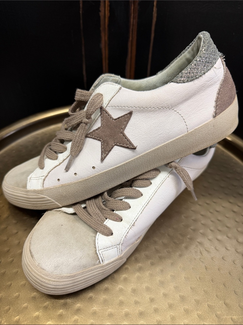ShuShop Women's White Low Top Sneakers w/Taupe Star Accent